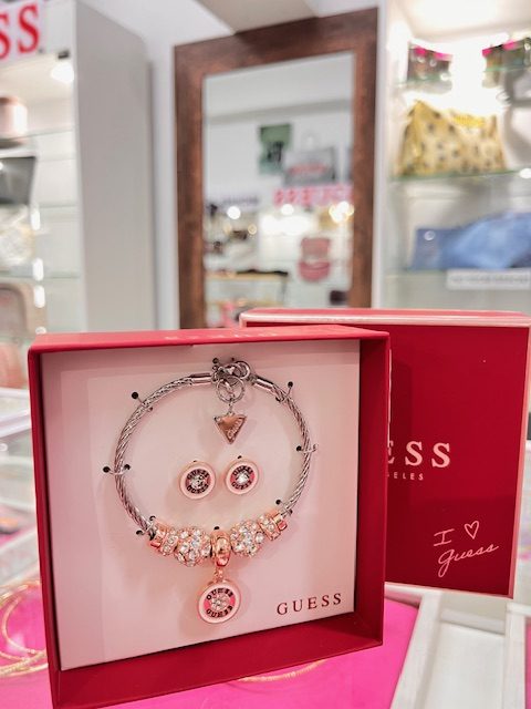 ID-1017 CAJA PULSERA + AROS GUESS COLOR PLATEADO ROSE GOLD - Imagen 2