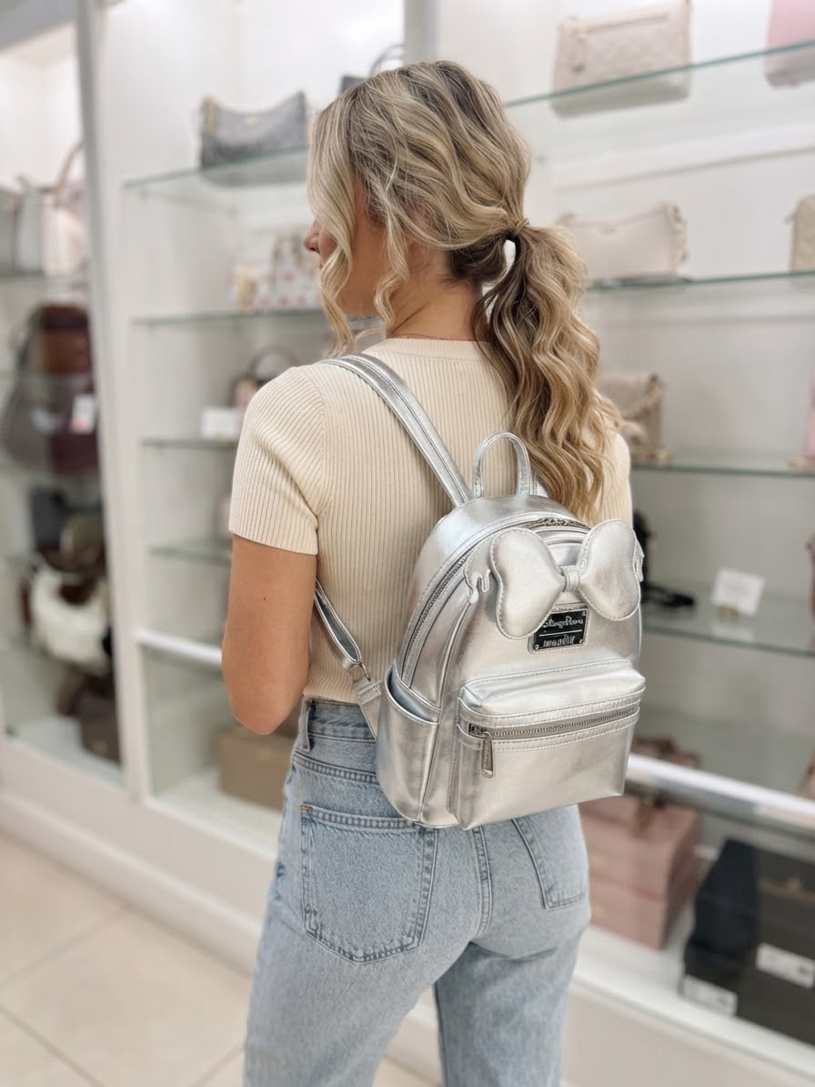 ID- 6896 MOCHILA LOUNGEFLY 100 AÑOS