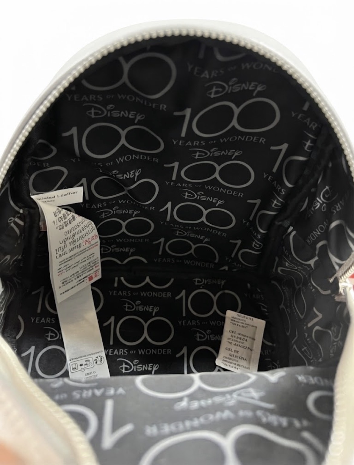 ID- 6896 MOCHILA LOUNGEFLY 100 AÑOS - Imagen 3